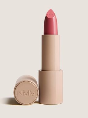 No Makeup Makeup CRÈME CLASSIC LIPSTICK in Plum 01 a muted raspberry